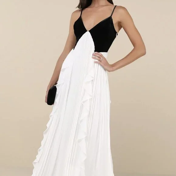 NWT Lulus Envied Glamour Black and White Pleated Backless Maxi Dress - Picture 1 of 10